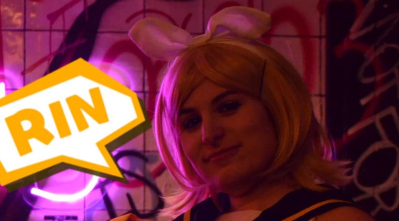 Rin Kagamine (Vocaloid) - Nekodebbychan - Fotografía por Helem