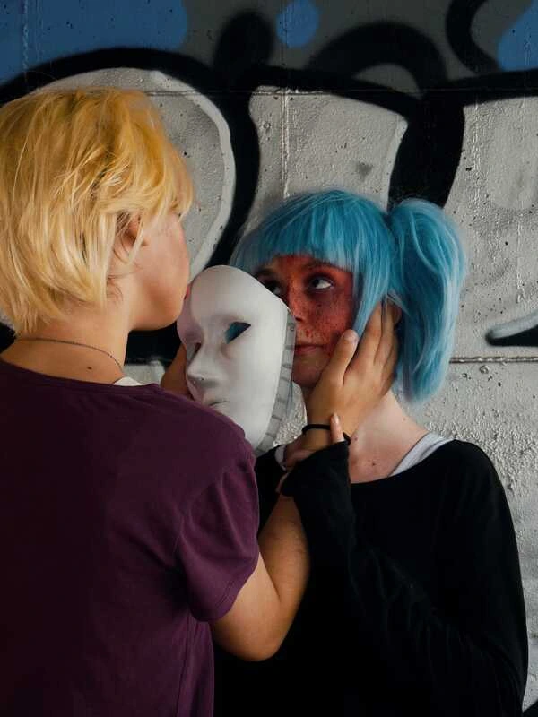 Sally Fisher (Sally Face) – Fotografía por Hydn Cosp