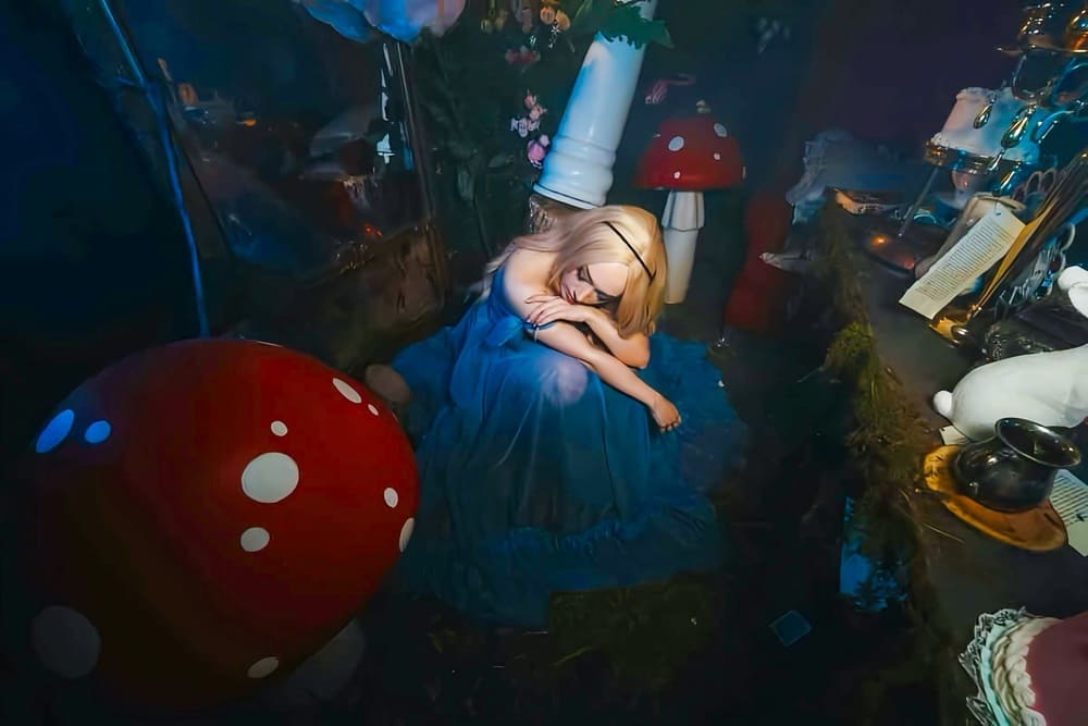 Alice (Alice in Wonderland) - Fotografía por Straska Photography · Maquillaje y escenografía por Mica Vanitas